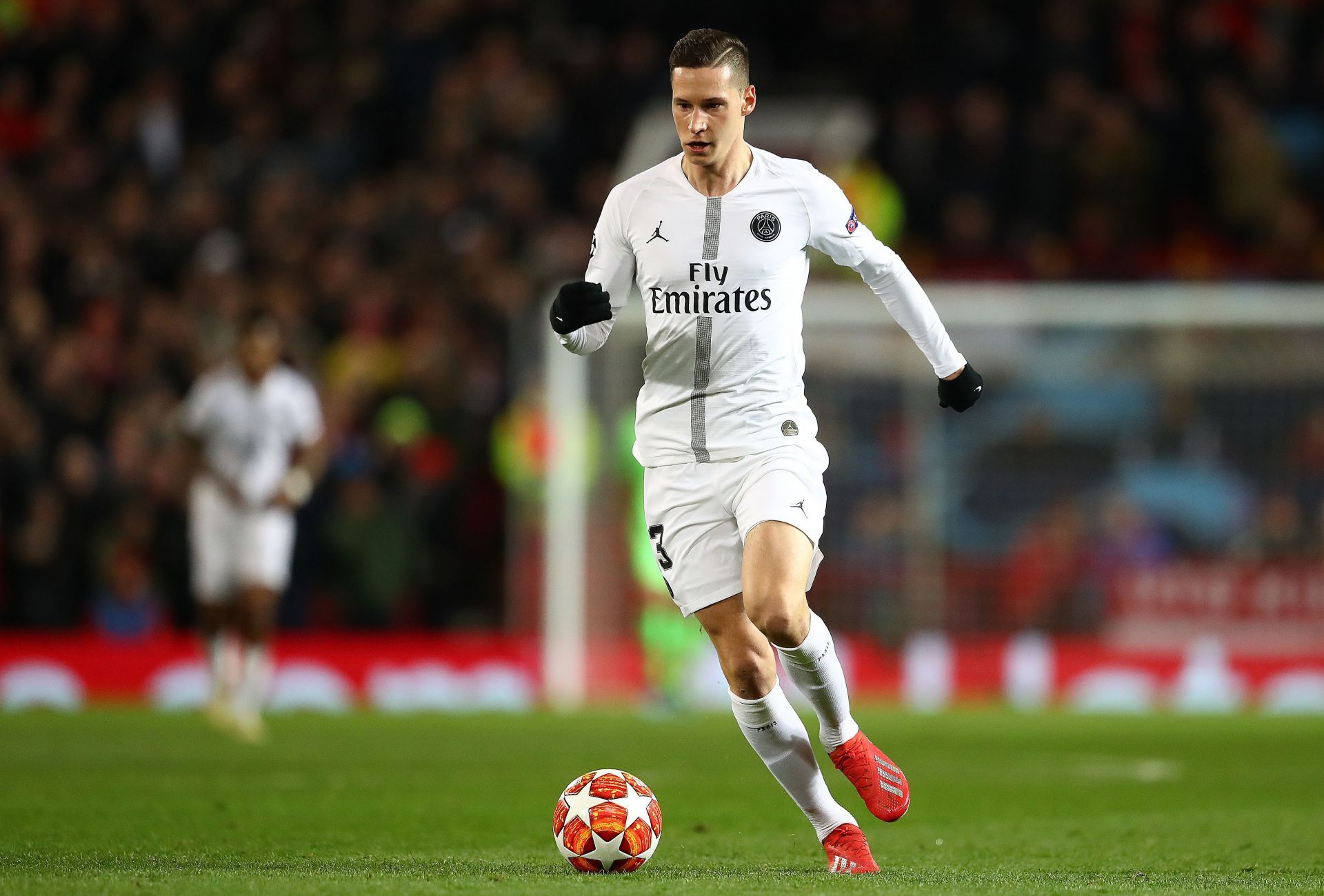 Manchester United v Paris Saint-Germain - UEFA Champions League Round of 16: First Leg