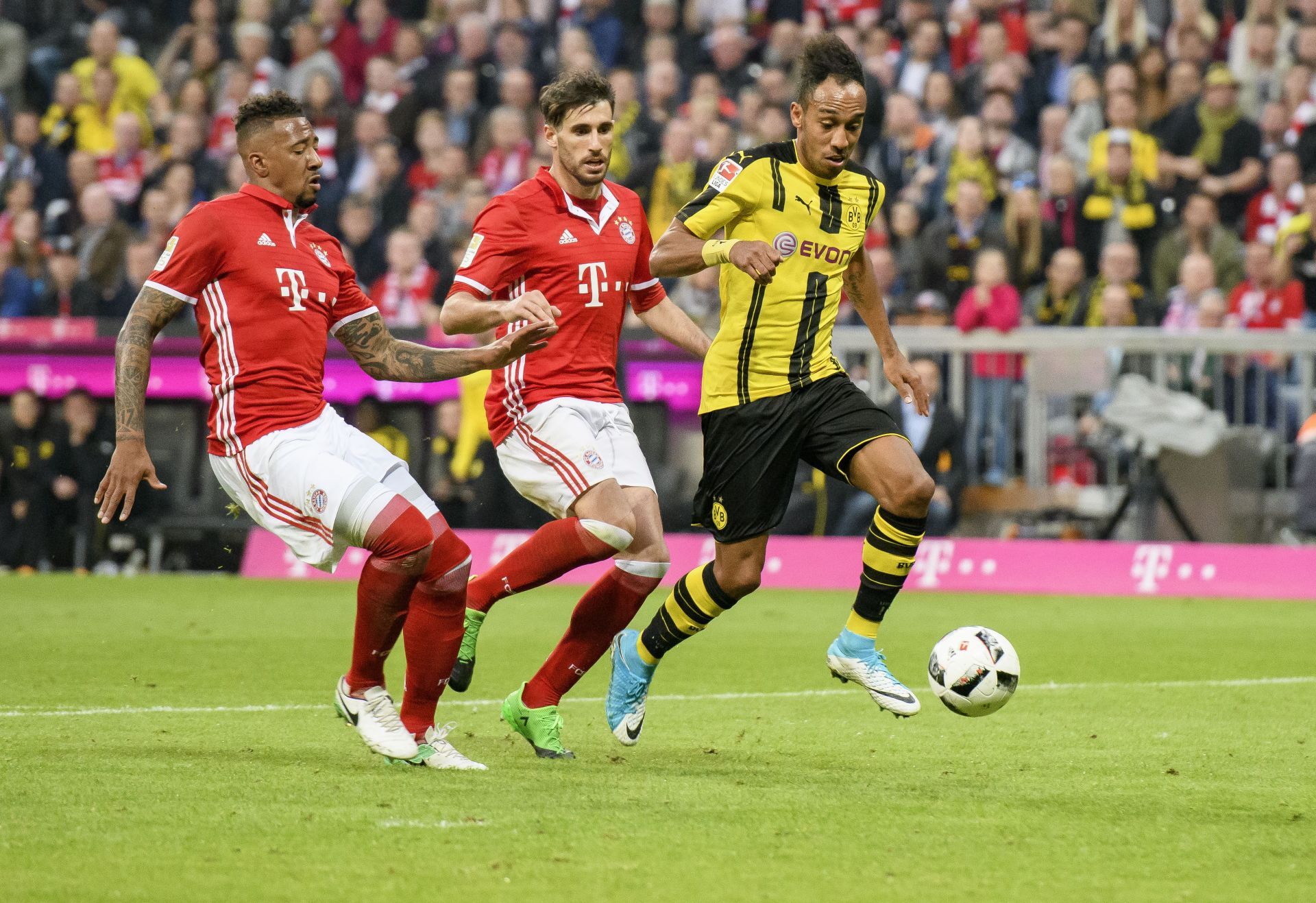 Bayern Muenchen v Borussia Dortmund - Bundesliga