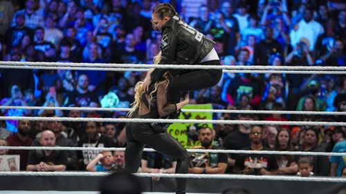 Ronda Rousey got into a wild brawl with Charlotte Flair on SmackDown!