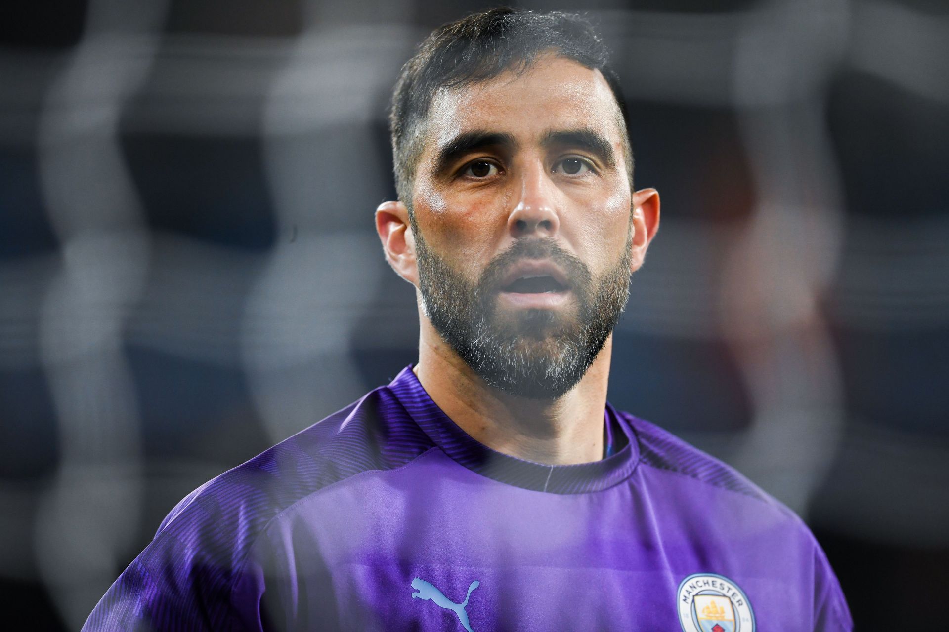 Claudio Bravo in action for Manchester City.