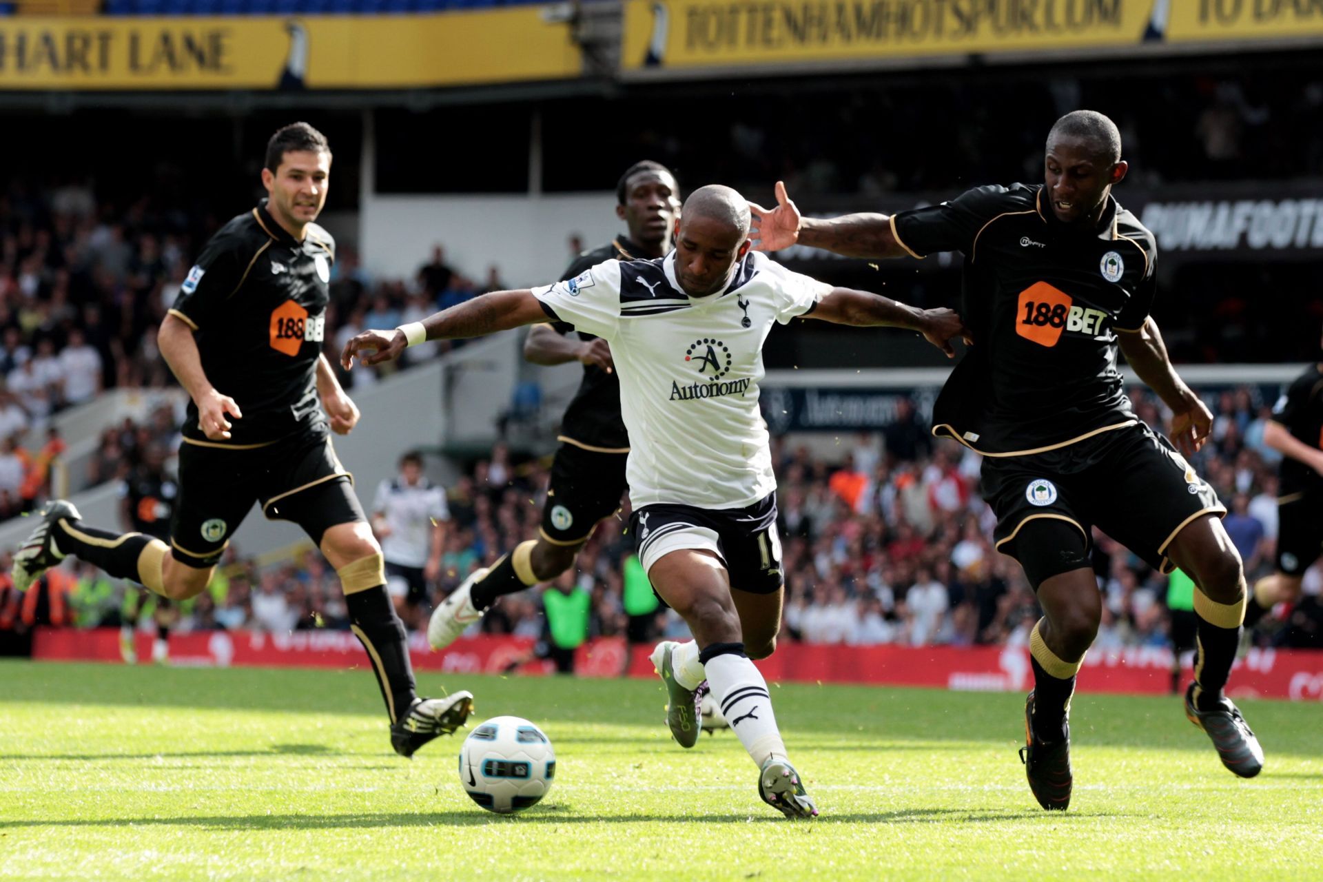 Jermain Defoe played for several clubs in the Championship and the Premier League