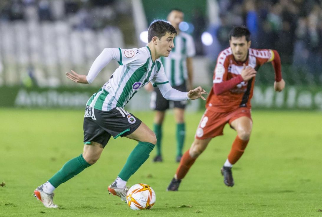 Pablo Torre in action for Racing Santander 