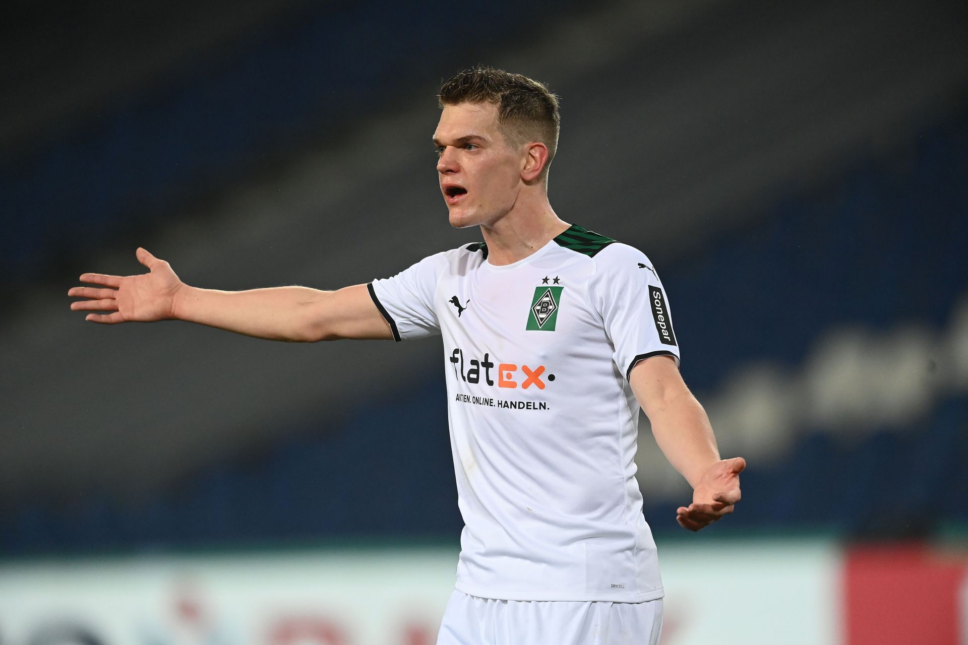 Matthias Ginter in Bundesliga action for Borussia Monchengladbach.