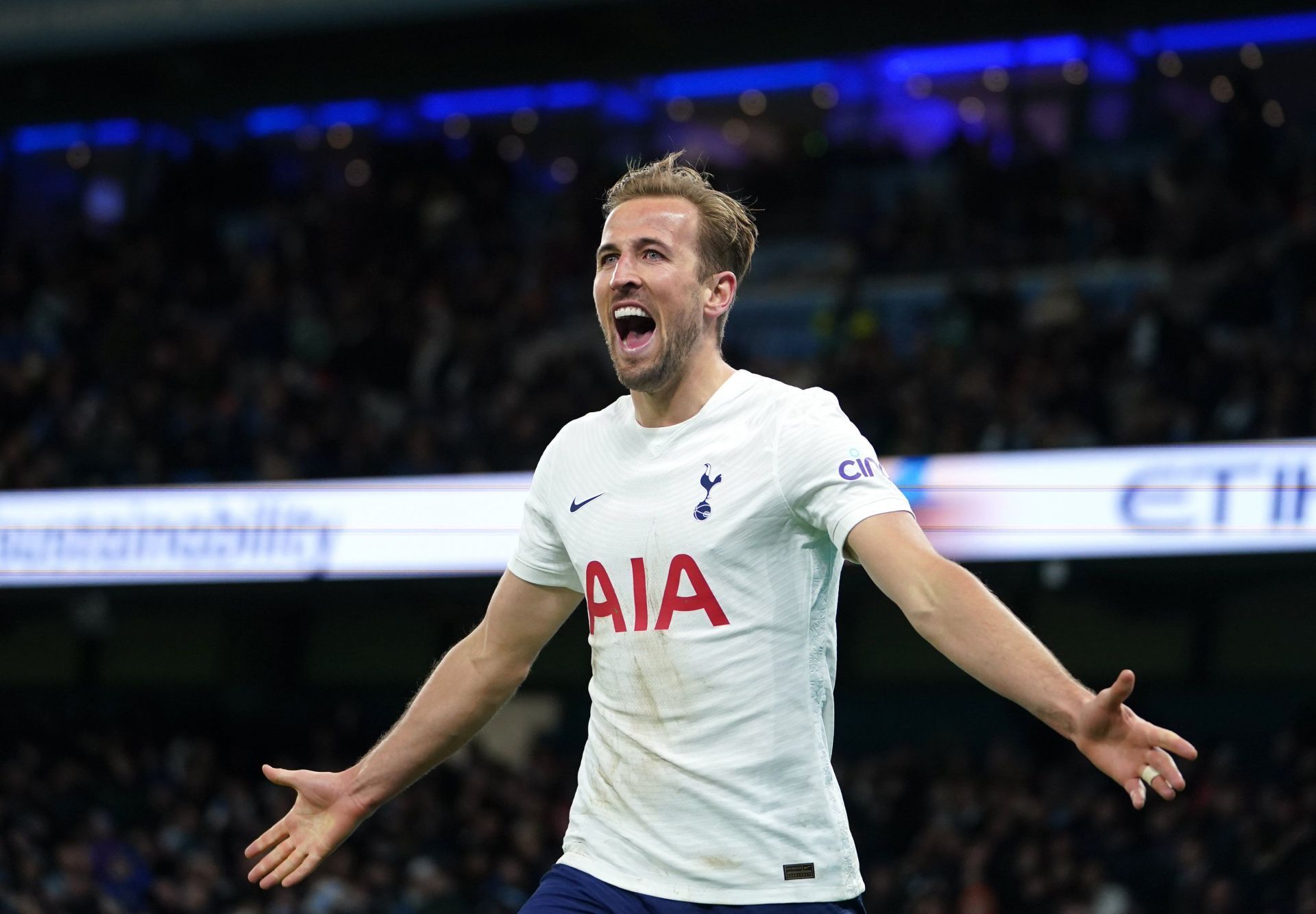 Tottenham returned to winning ways with a huge win against Everton.