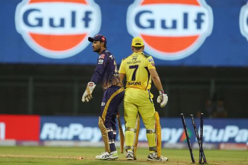 Sheldon Jackson (left) with his inspiration MS Dhoni. Pic: IPLT20.COM