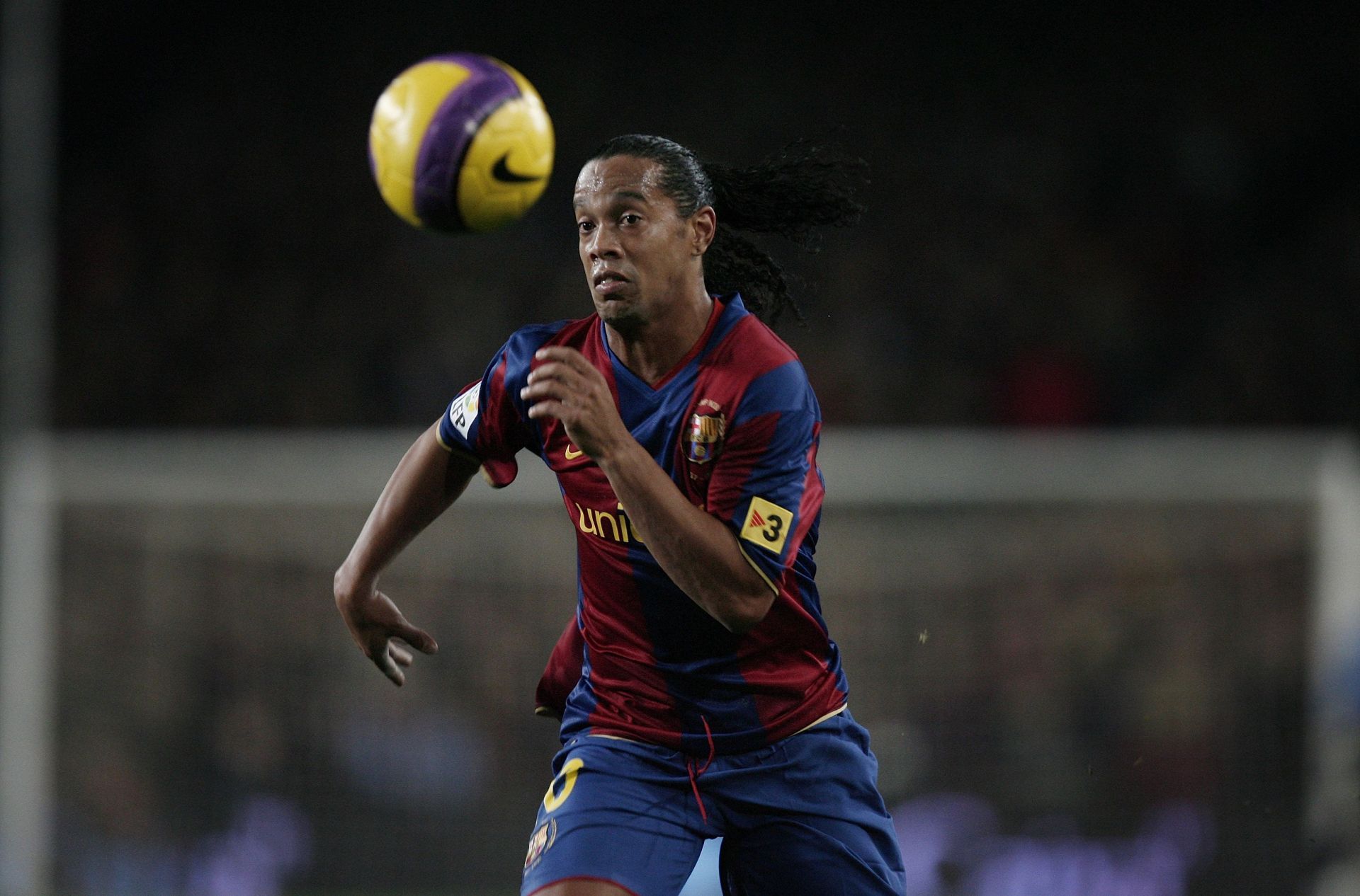 Ronaldinho rejected Manchester United to play in La Liga