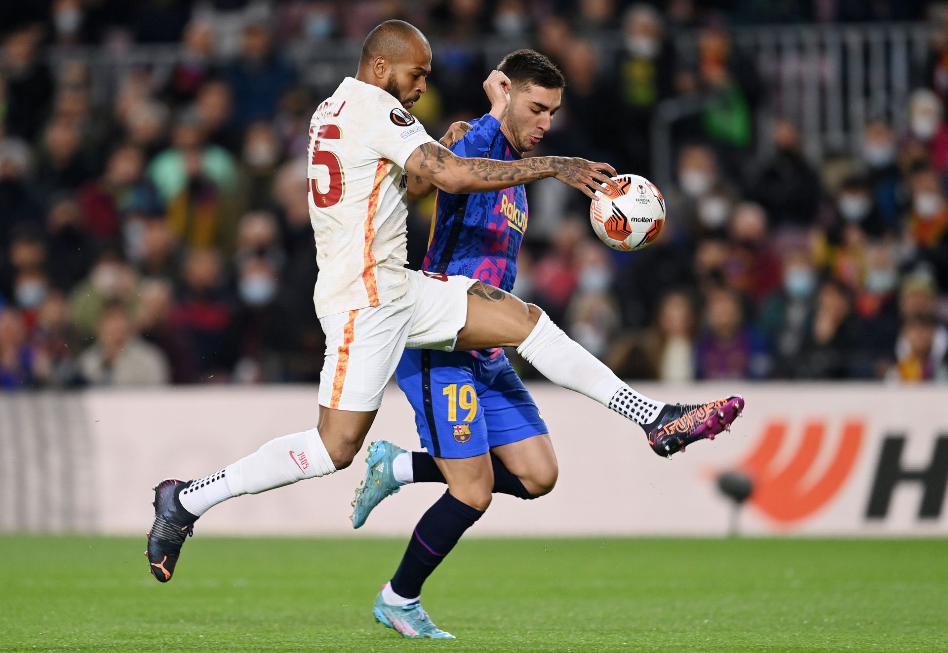 Ferran Torres in action against Galatasaray.