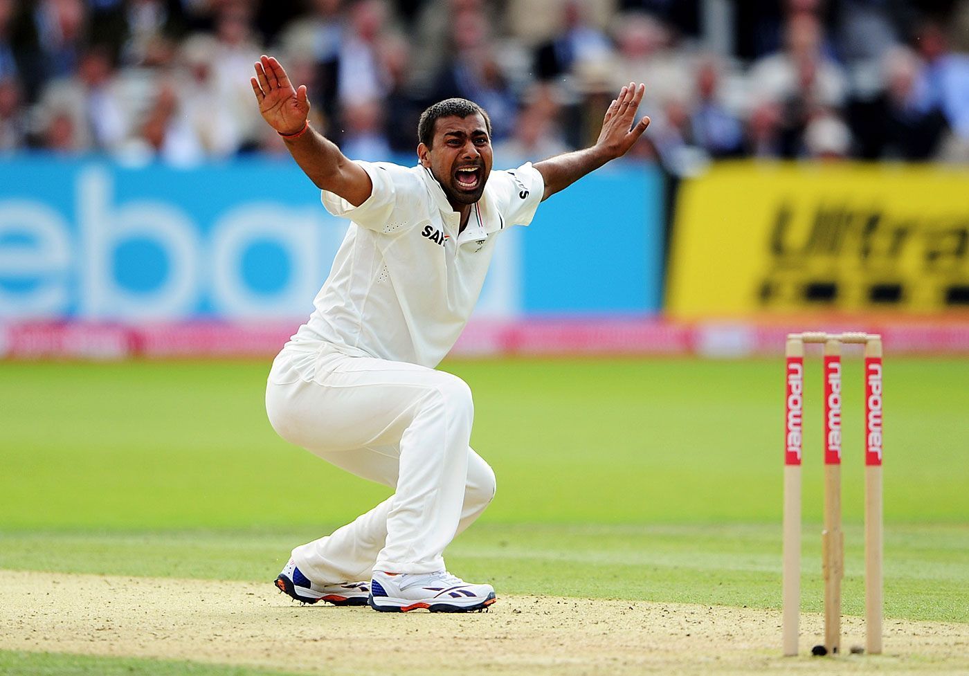 प्रवीण कुमार लाल गेंद के साथ सफल नहीं हुए