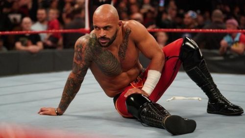 Ricochet is angry at autograph hunters harassing him.