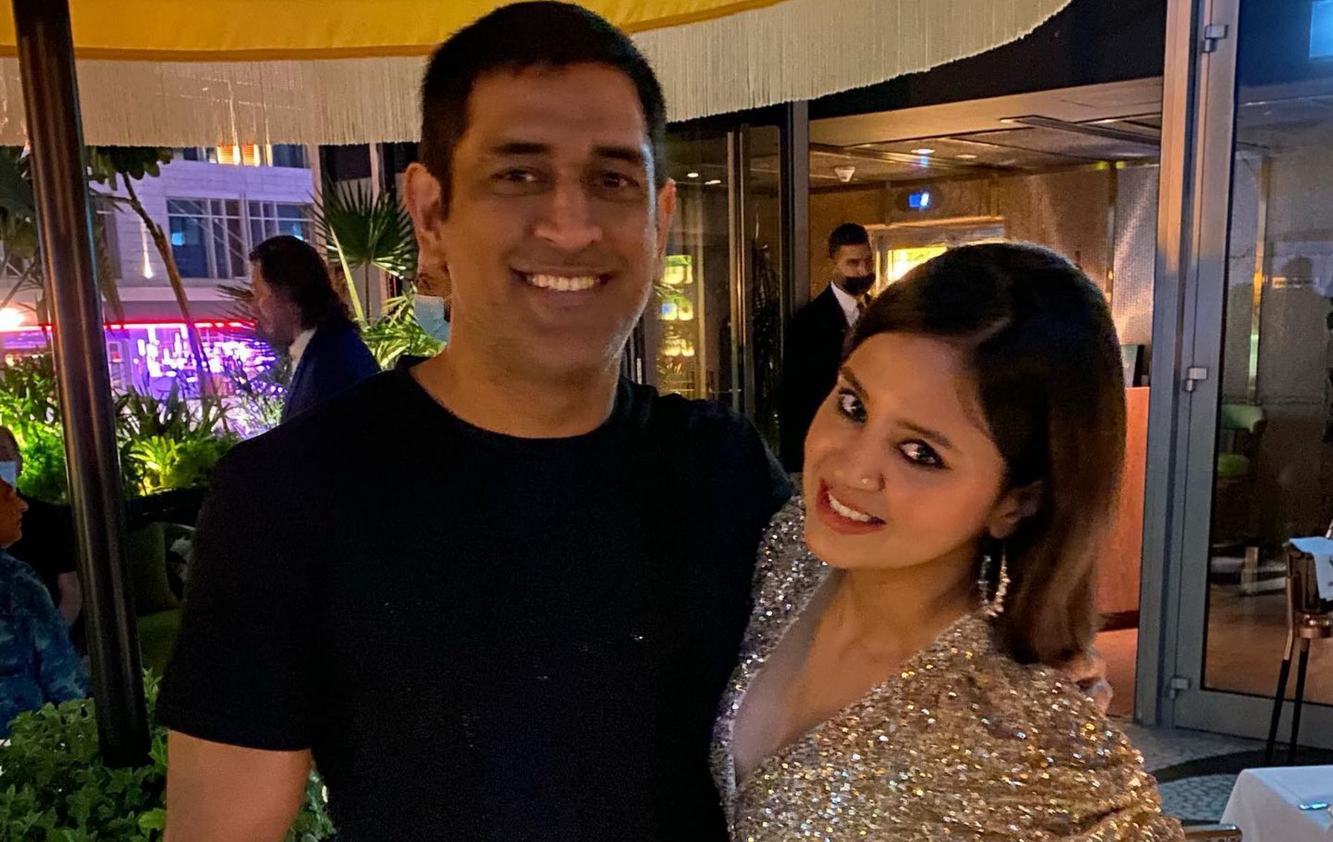 MS Dhoni (L) and Sakshi Dhoni. (Image: Instagram)