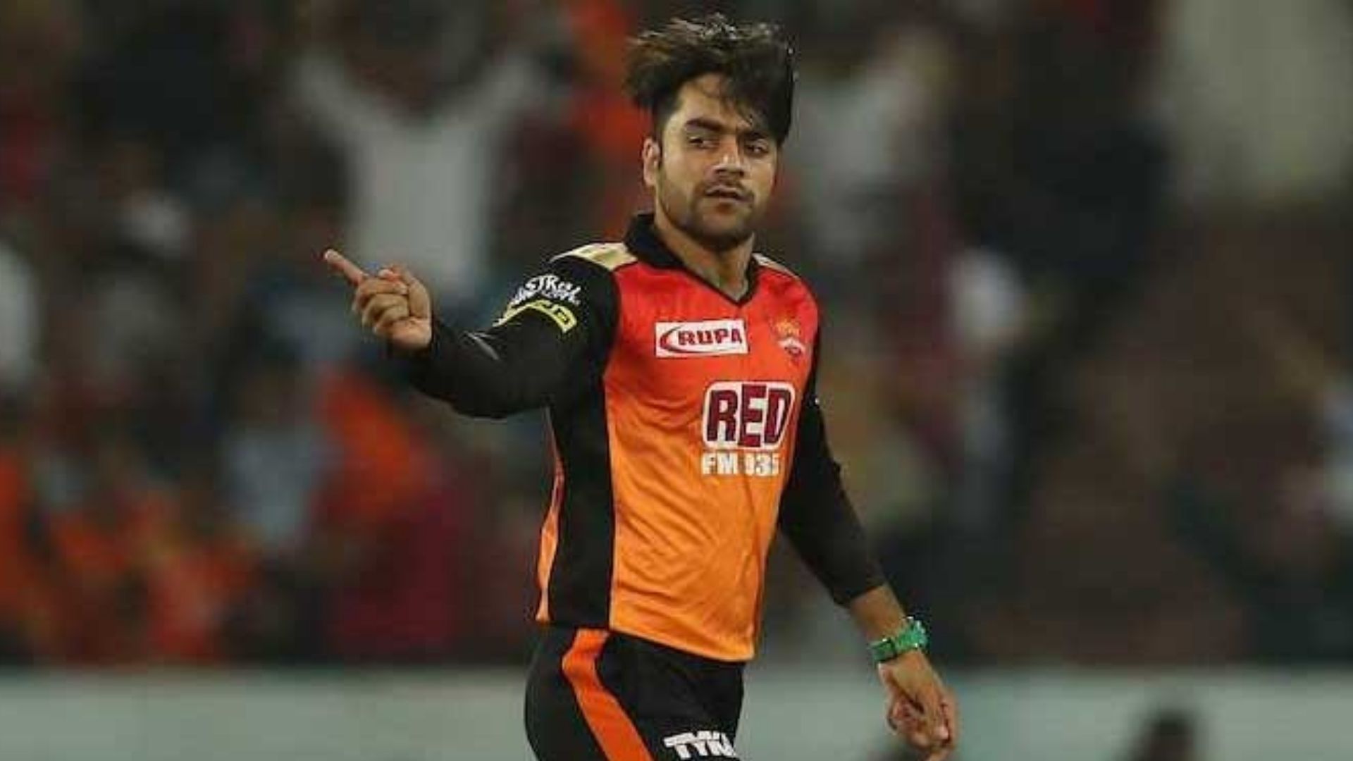 Rashid Khan believes in staying as economical as possible. (P.C.: iplt20.com)