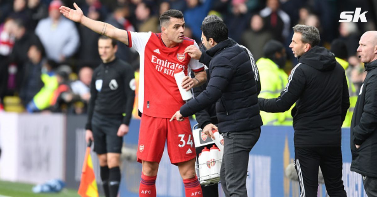 Mikel Arteta in conversation with Granit Xhaka during the Gunners&#039; match against Watford.