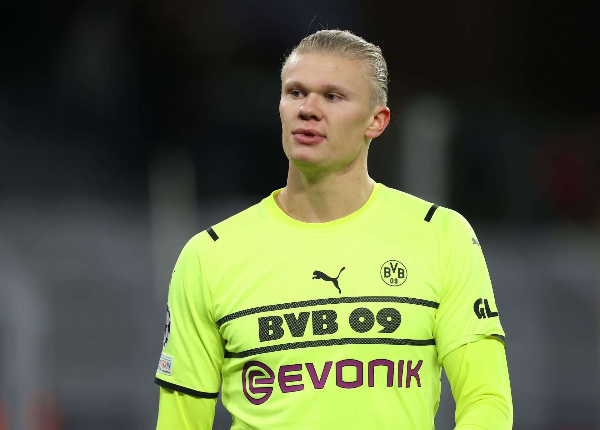 Haaland looks on as Borussia Dortmund take on Besiktas