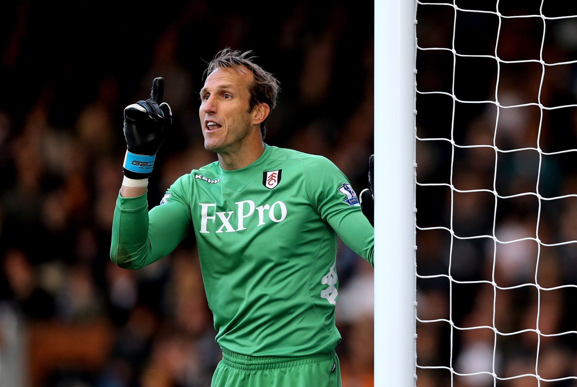 Mark Schwarzer was part of the title winning campaign for Chelsea and Leicester City