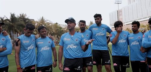 Ricky Ponting giving a speech to DC players.