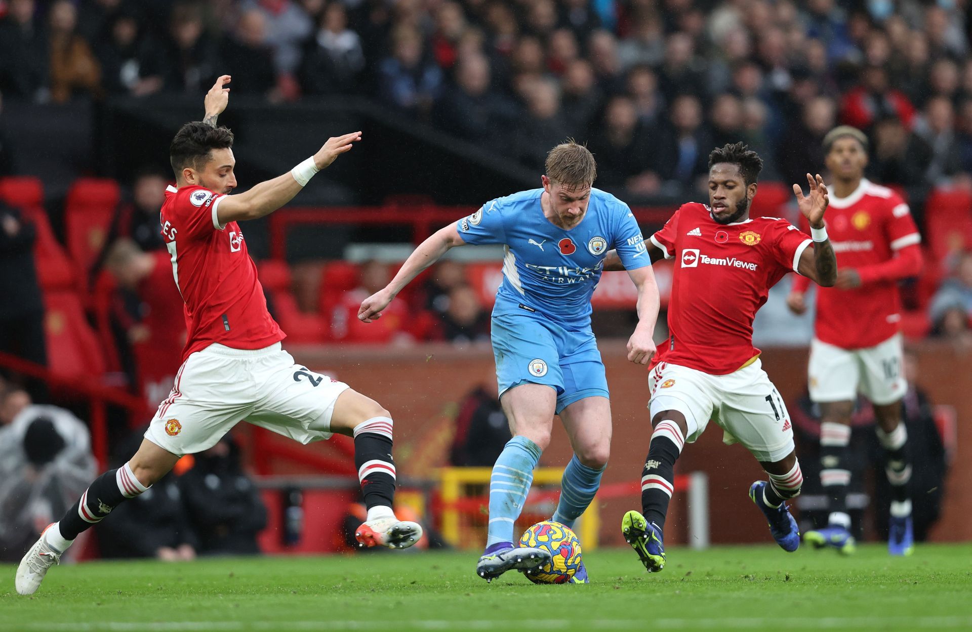Manchester United take on Manchester City this weekend