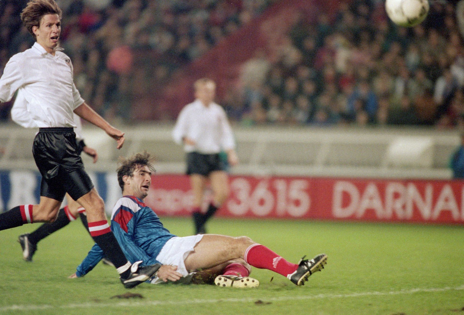 Eric Cantona (centre)'s France were shocked by Israel.