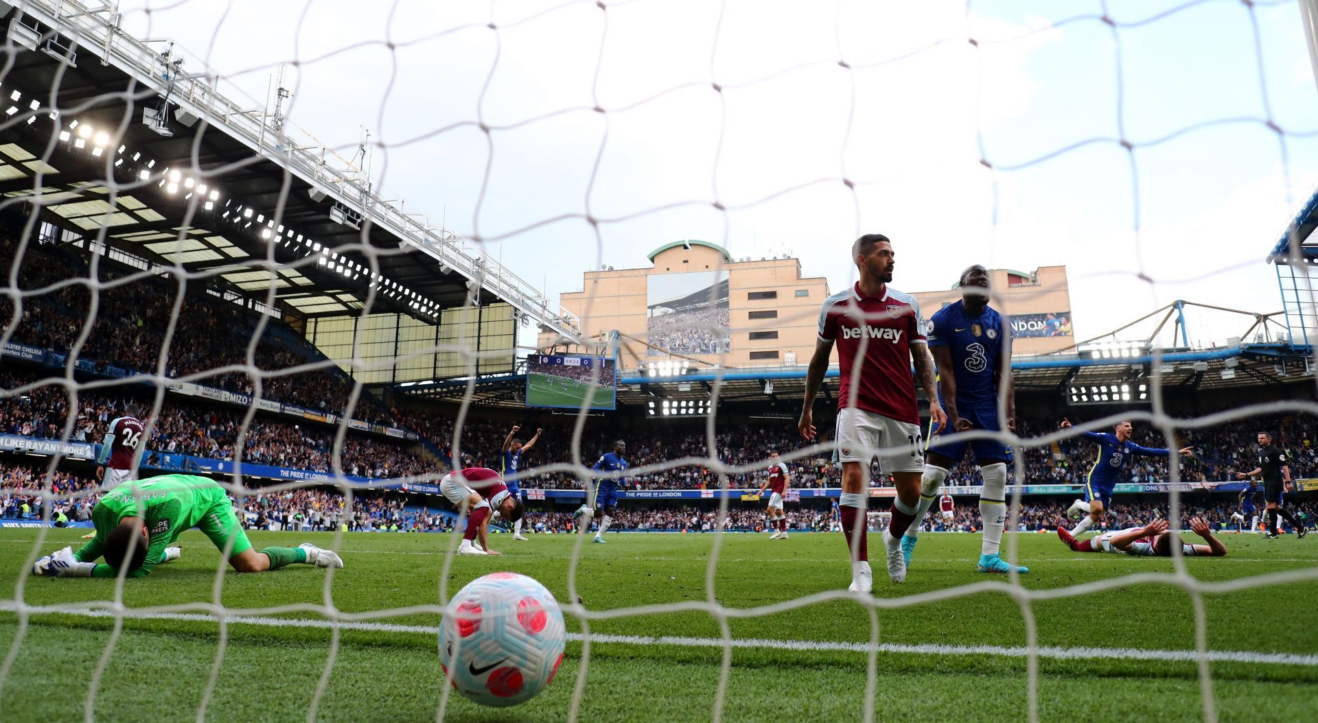 Christian Pulisic came off the bench to score a invaluable goal for Chelsea late in the game against WHU