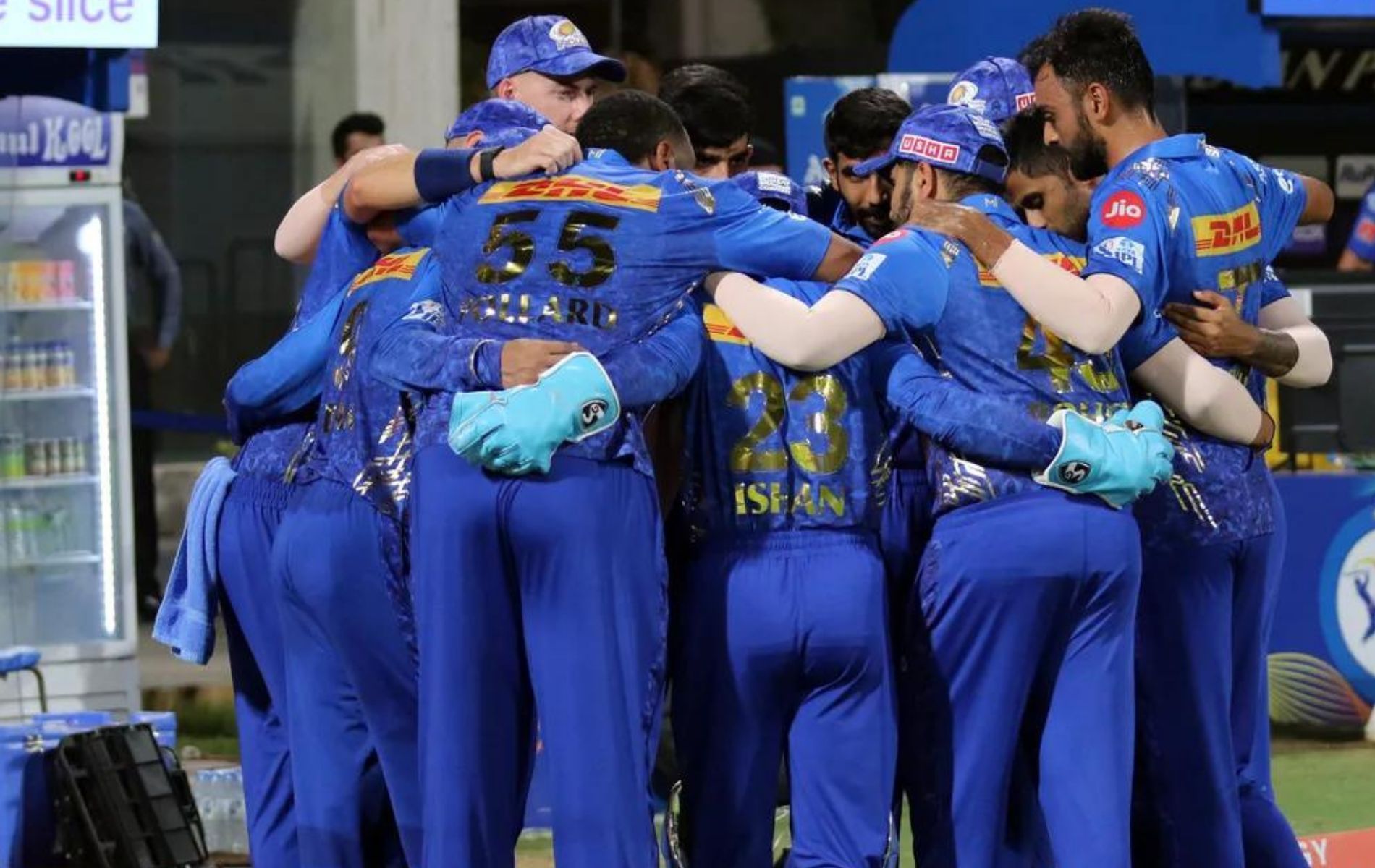 Mumbai Indians team (Image: IPLT20.com)