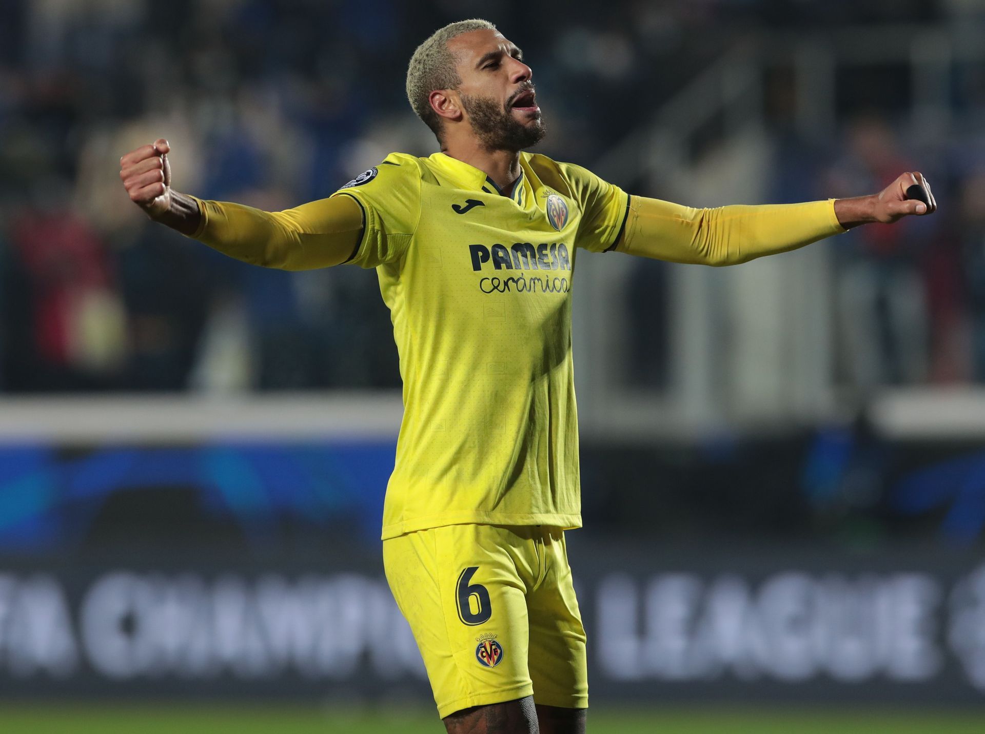 Capoue in action for Villareal