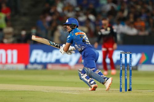 Ishan Kishan batting against Bangalore. Pic: IPLT20.COM