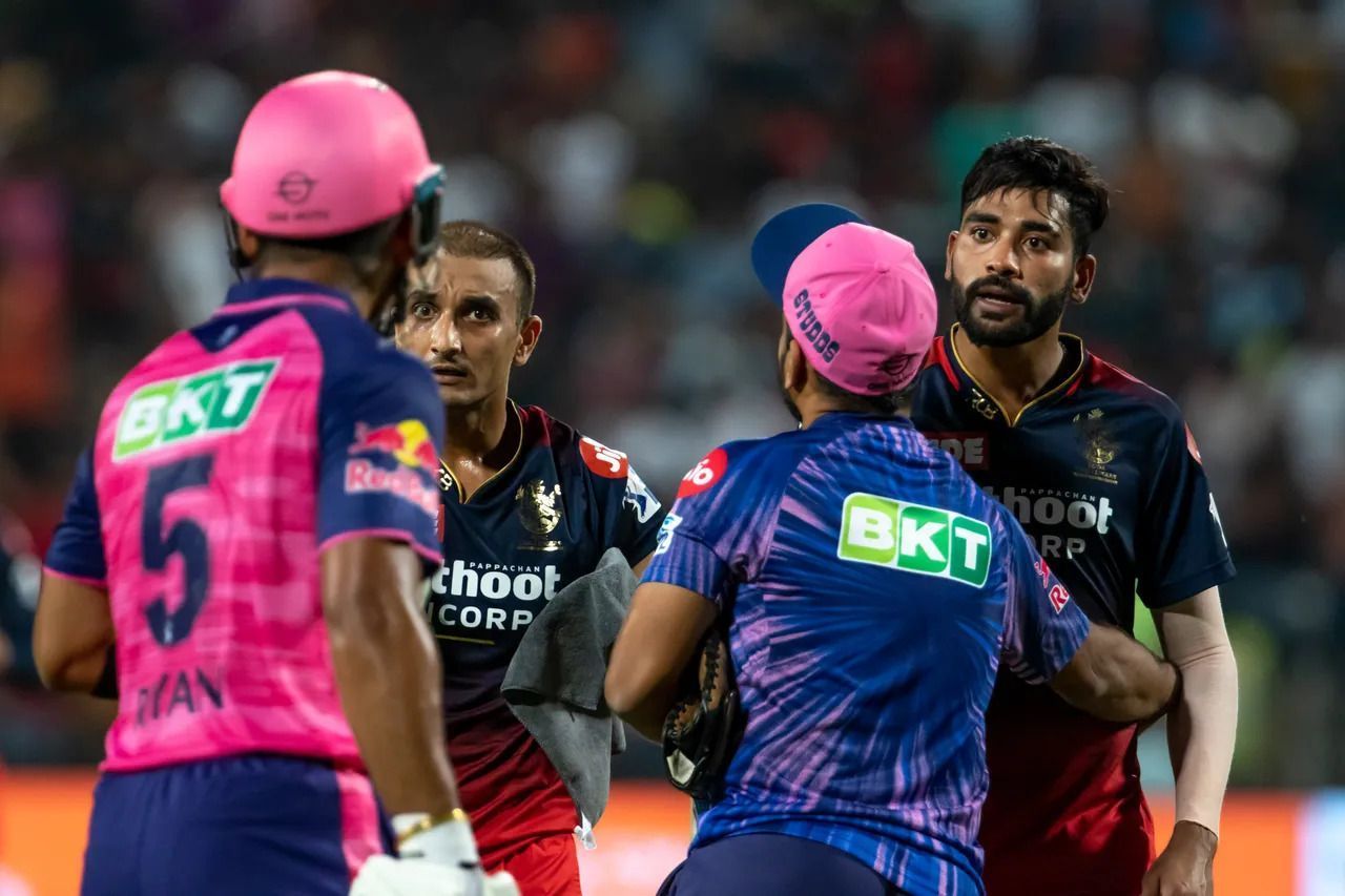 रियान पराग और हर्षल पटेल के बीच हुई बहस (Photo Credit: IPL)