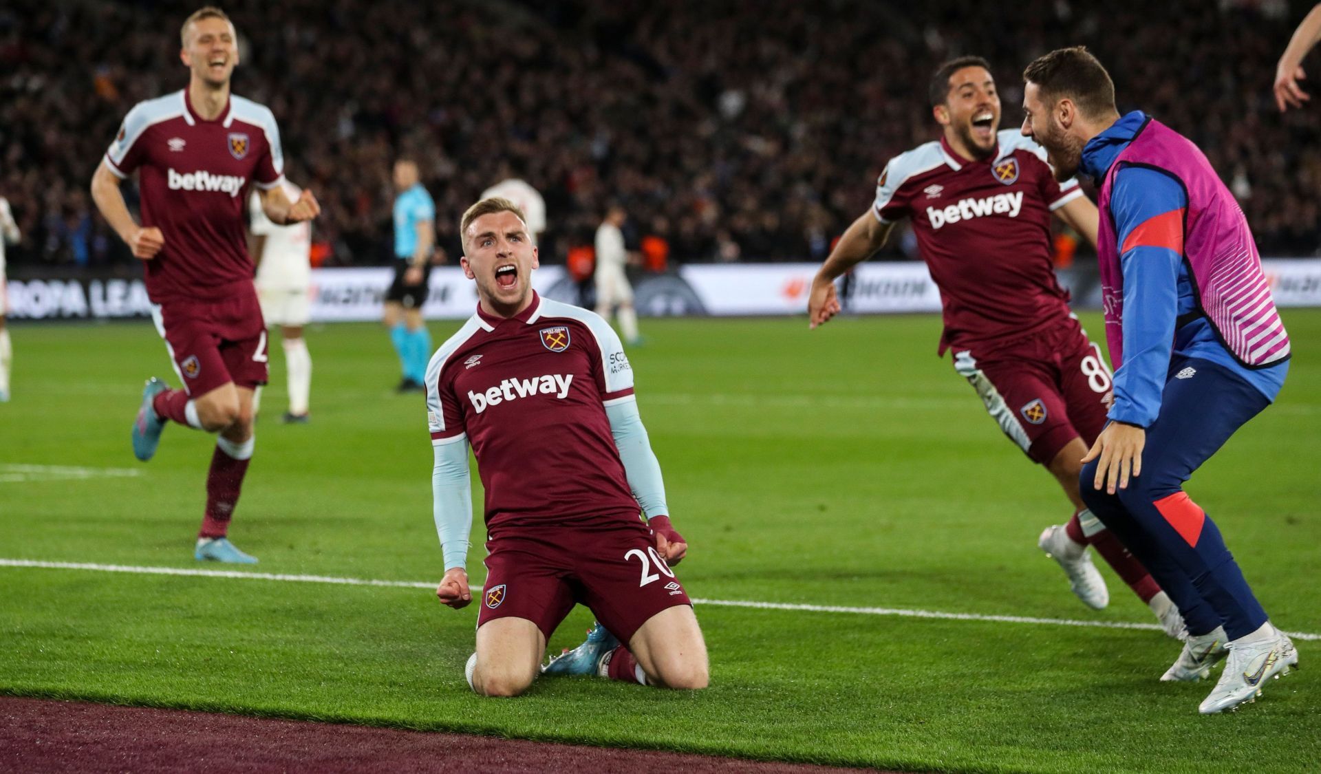 West Ham United had to settle for a draw at home against Lyon.
