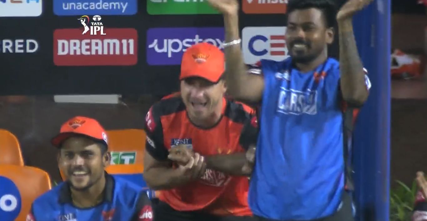 Sunrisers Hyderabad (SRH) bowling coach Dale Steyn reacts after Umran Malik dismisses Shreyas Iyer. Pic: IPLT20.COM