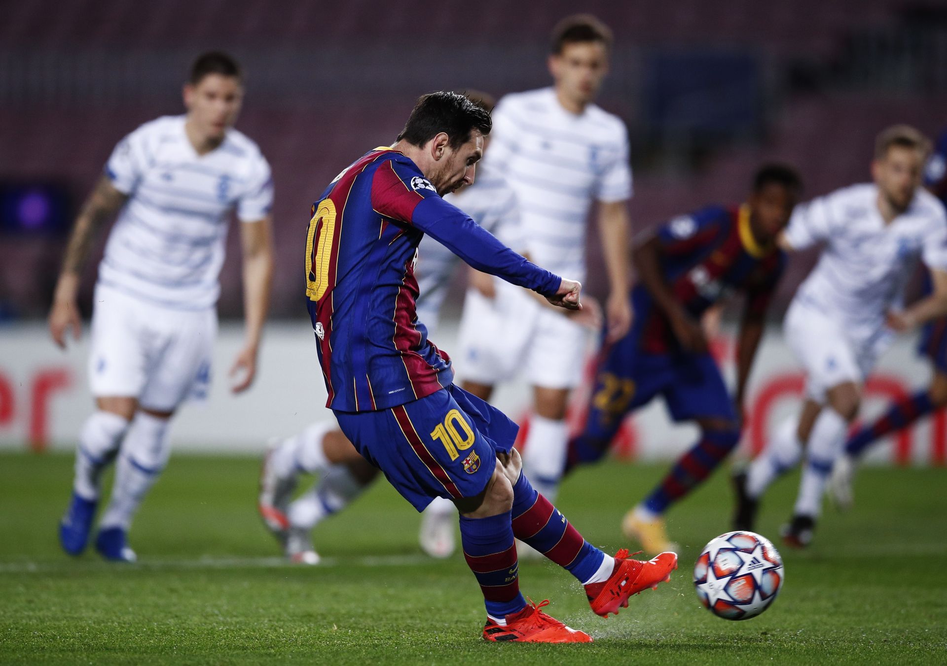 FC Barcelona v Dynamo Kyiv: Group G - UEFA Champions League