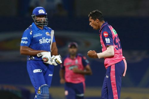 Navdeep Saini celebrates Kieron Pollard’s dismissal. Pic: IPLT20.COM