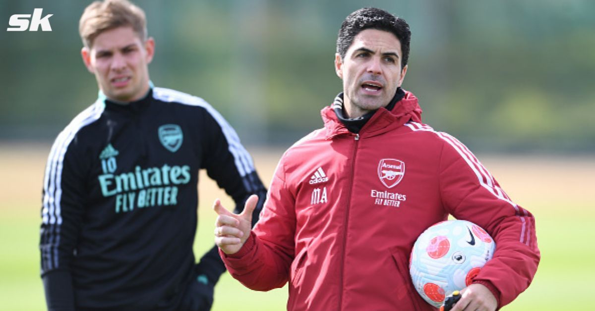 Arsenal manager Mikel Arteta (right).