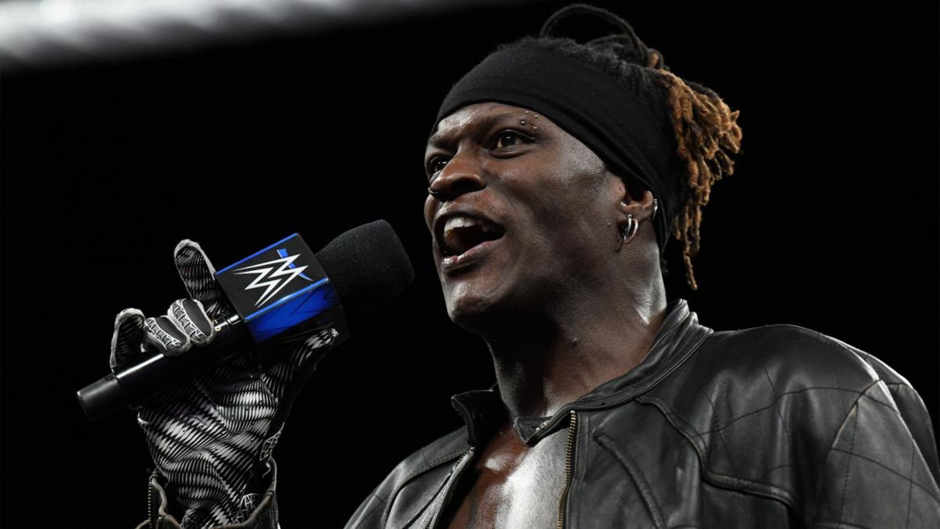 R-Truth formed a short-lived alliance with Bubba Ray Dudley