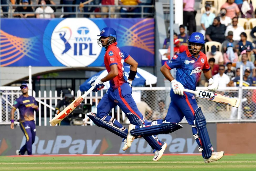 The Delhi Capitals sent Axar Patel and Shardul Thakur ahead of Sarfaraz Khan [P/C: iplt20.com]