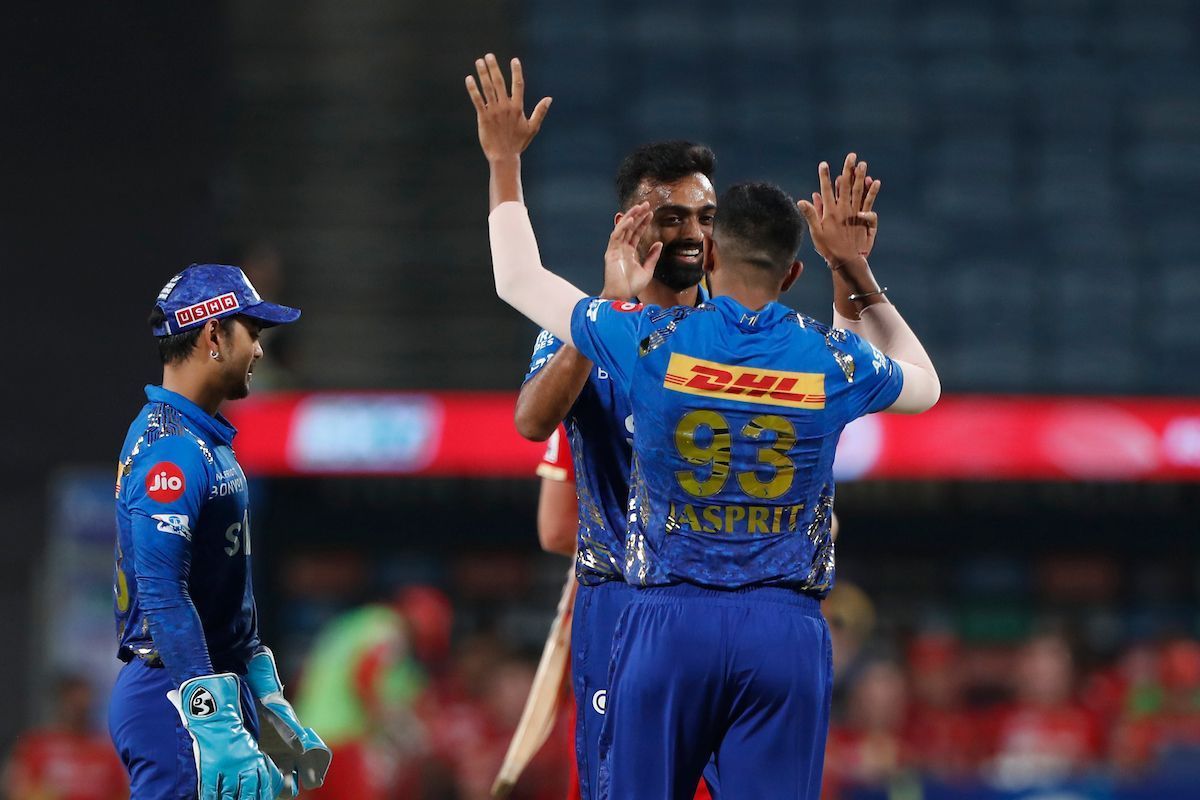 Jasprit Bumrah celebrates after castling Liam Livingstone with a searing yorker [Credits: IPL]