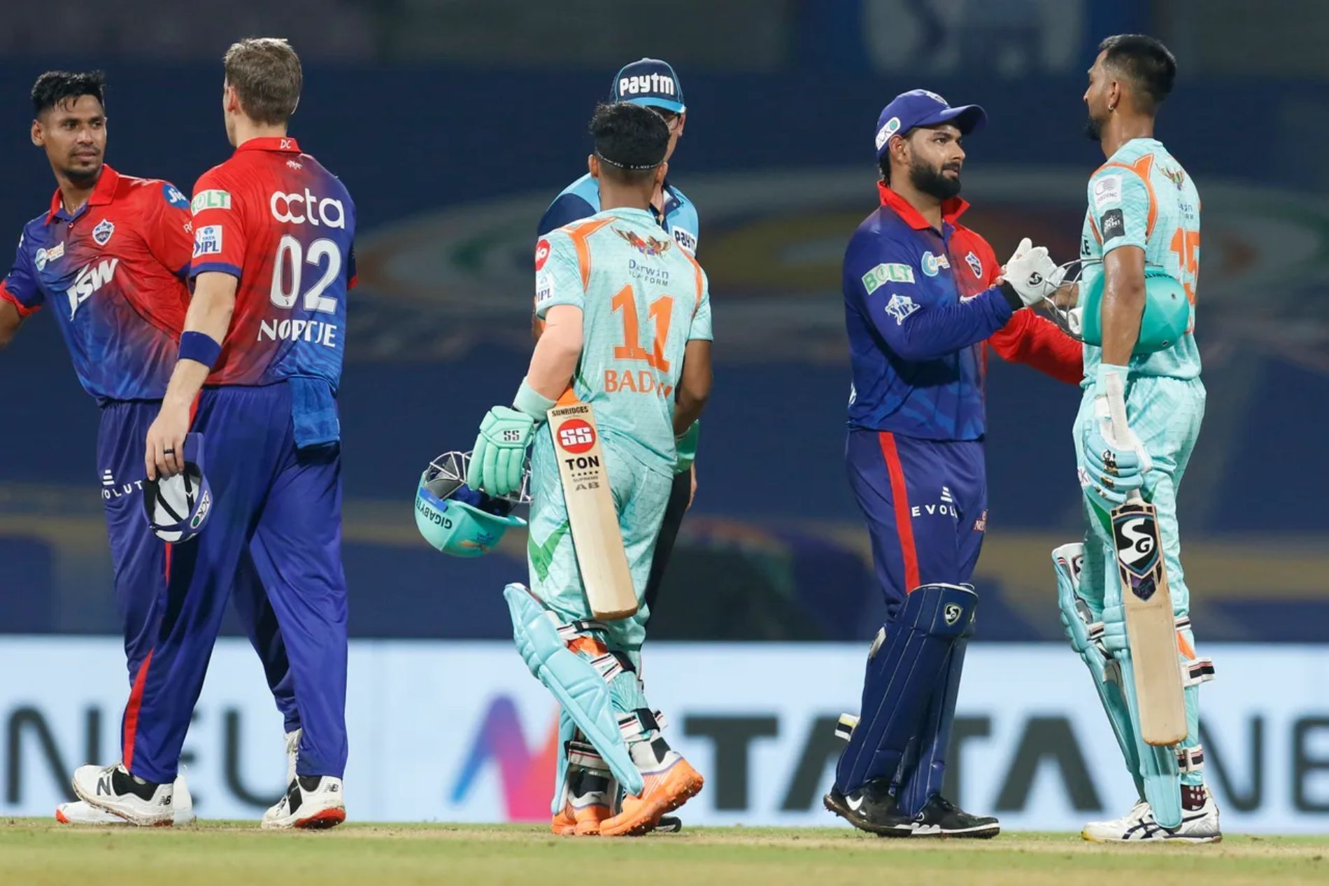 DC and LSG players shake hands after the match. Pic: IPLT20.COM