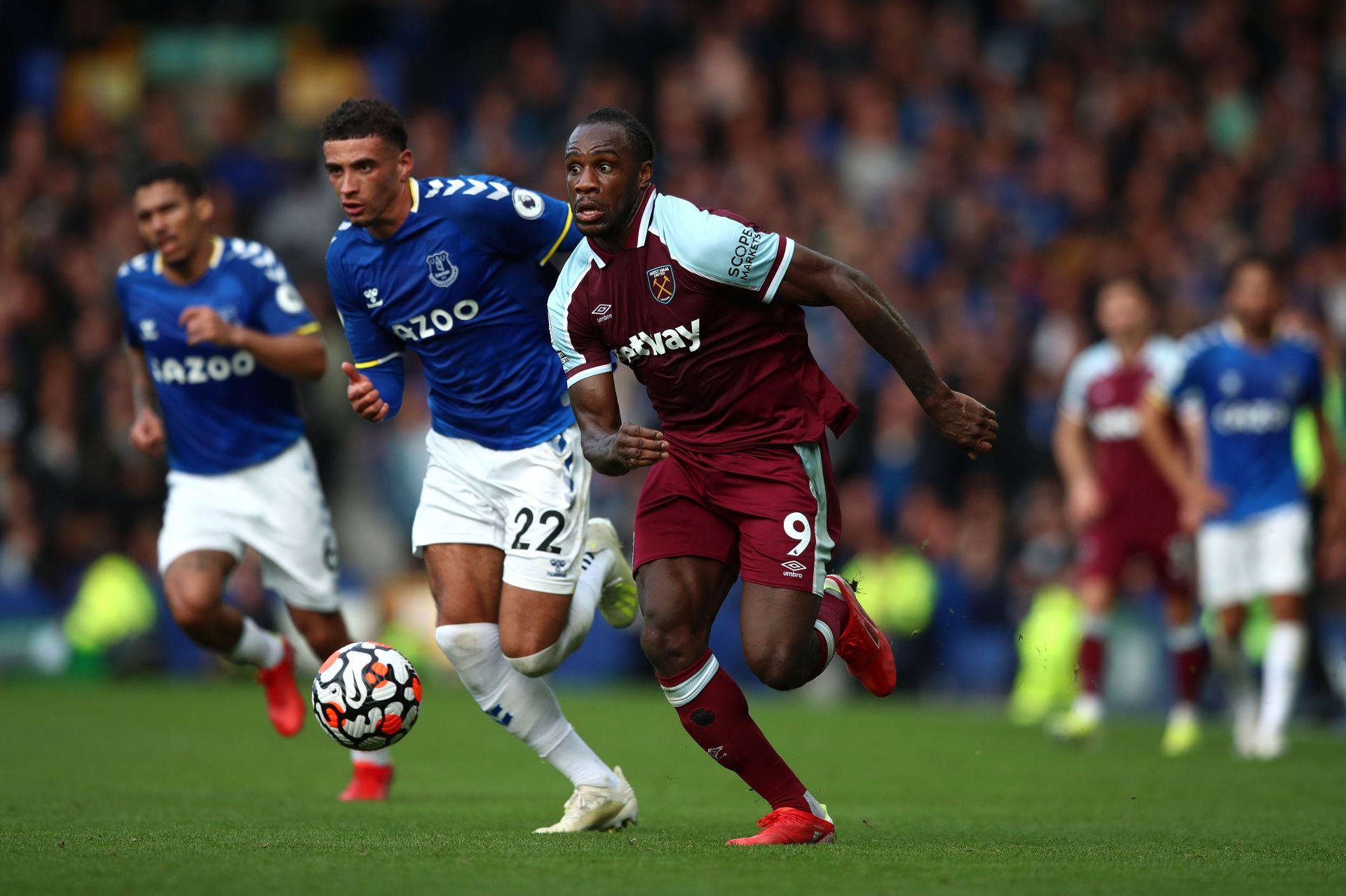 Everton take on West Ham United this weekend