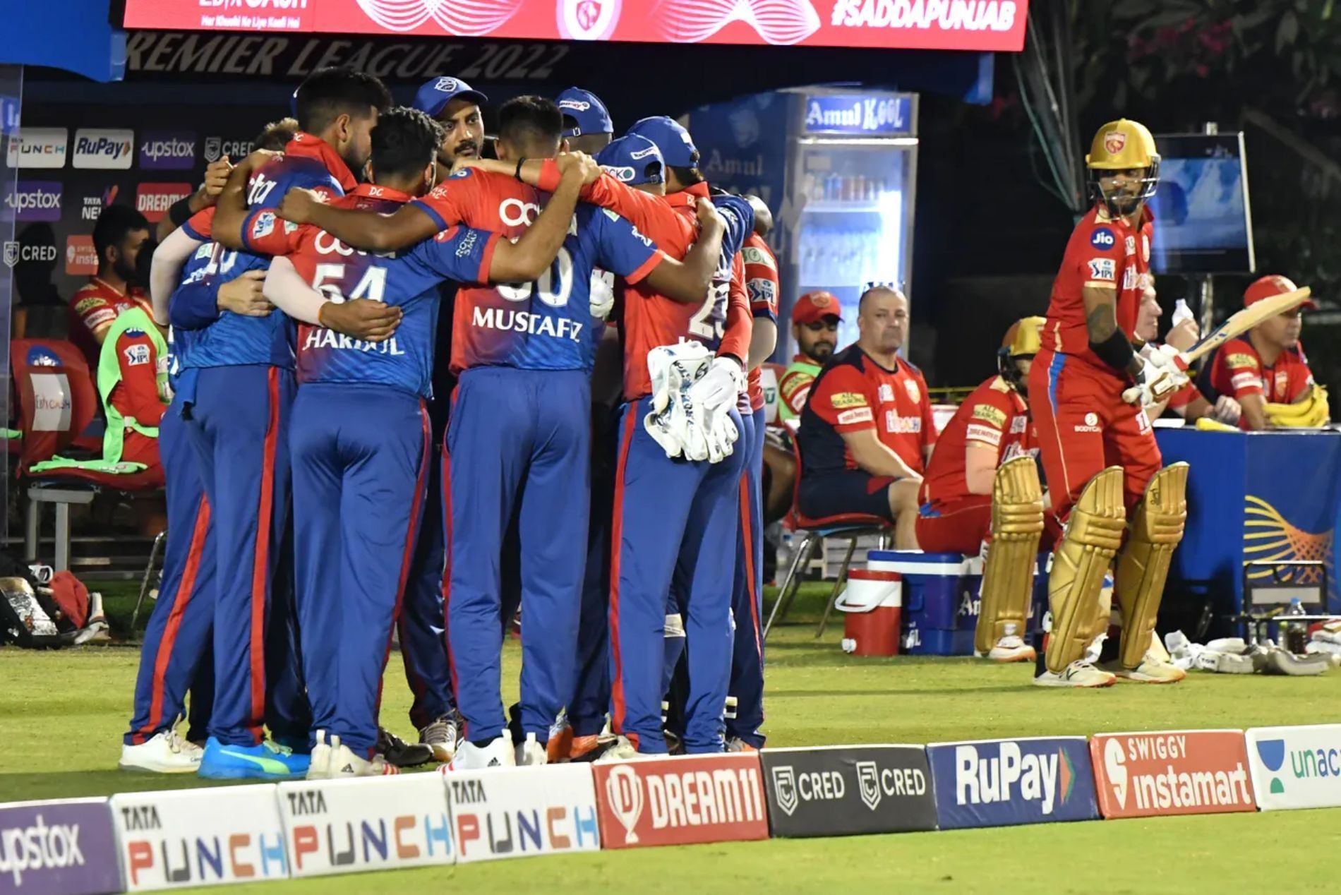 Delhi players in a huddle ahead of the match against Punjab. Pic: IPLT20.COM