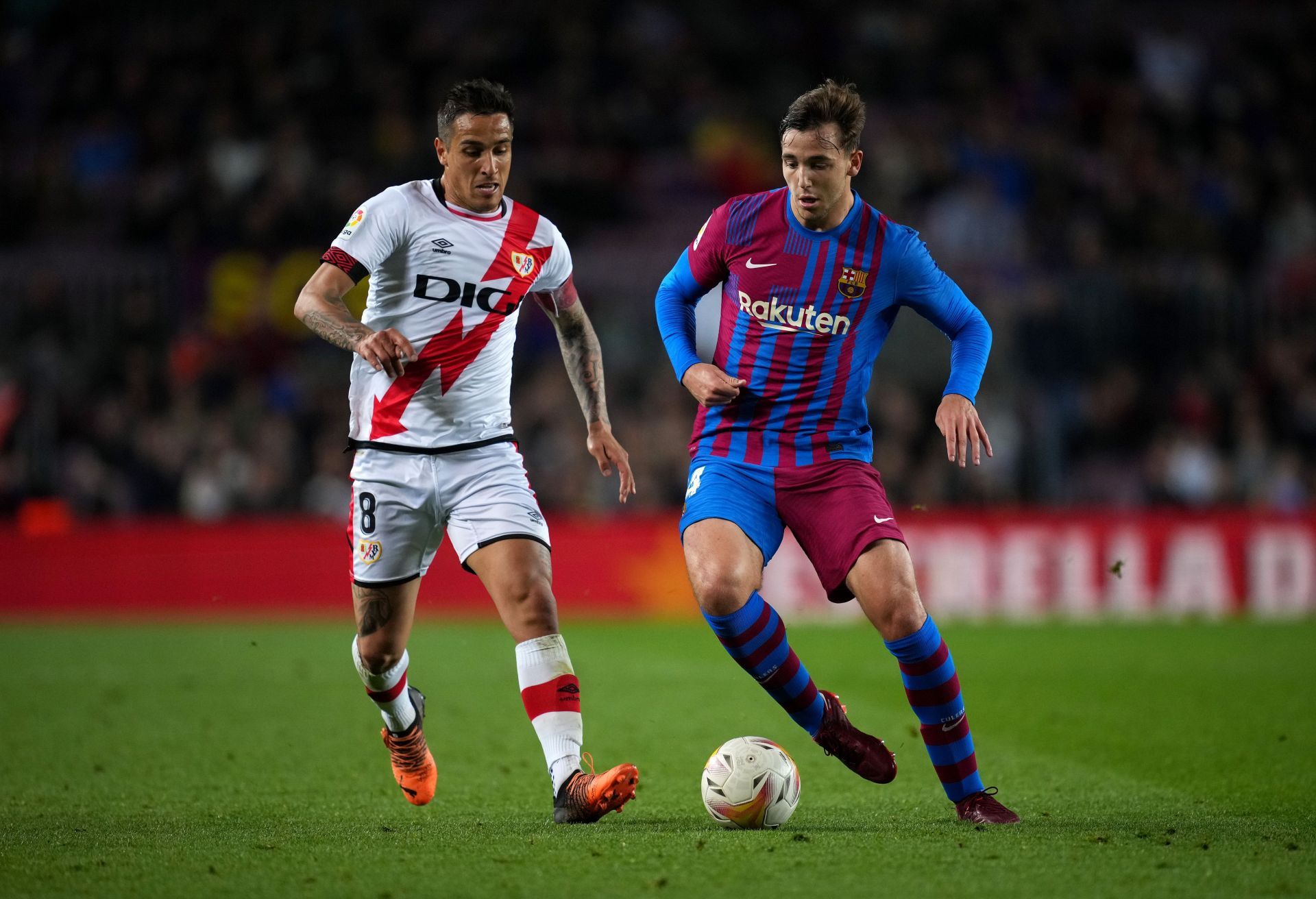 Nico Gonzalez in action against Rayo Vallecano.