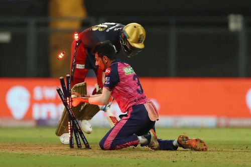 Yuzvendra Chahal runs out Virat Kohli. Pic: IPLT20.COM