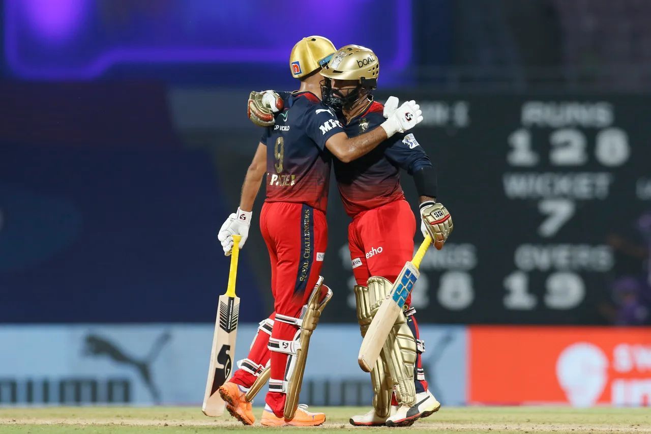 Can Dinesh Karthik inspire the Royal Challengers Bangalore to their fourth win of IPL 2022? (Image Courtesy: IPLT20.com)
