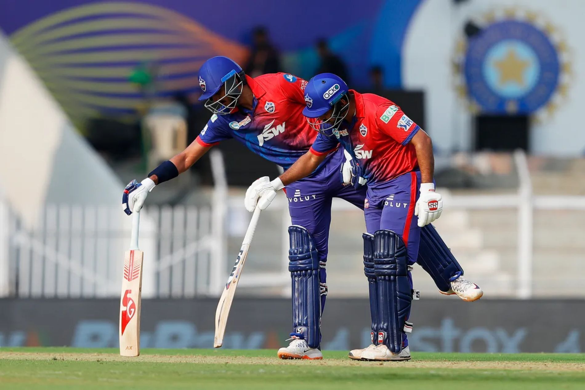 Delhi Capitals’ Axar Patel and Shardul Thakur are captured in sync rather elegantly during their destructive partnership against the Kolkata Knight Riders (KKR) in Match 19.