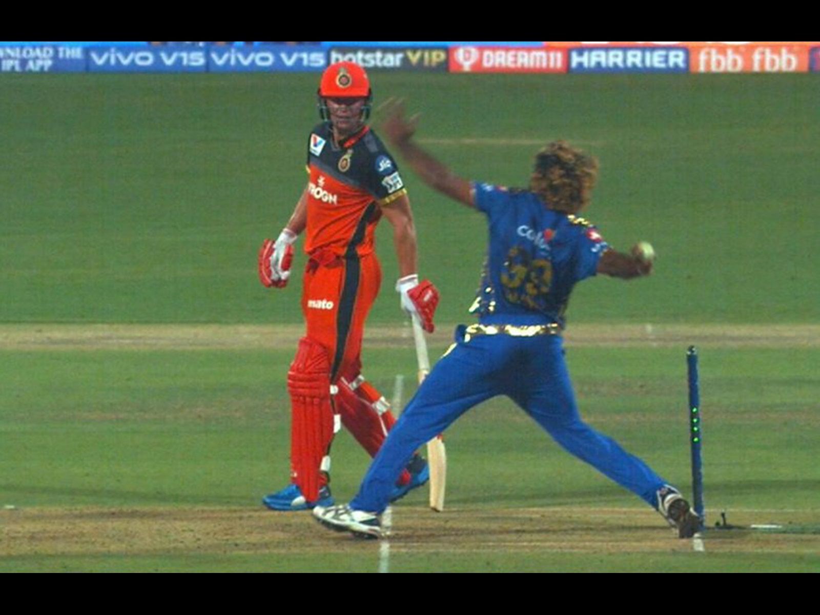 A no-ball bowled by Lasith Malinga off the final ball wasn't spotted by the umpires, potentially costing RCB the match. (Source: BCCI)