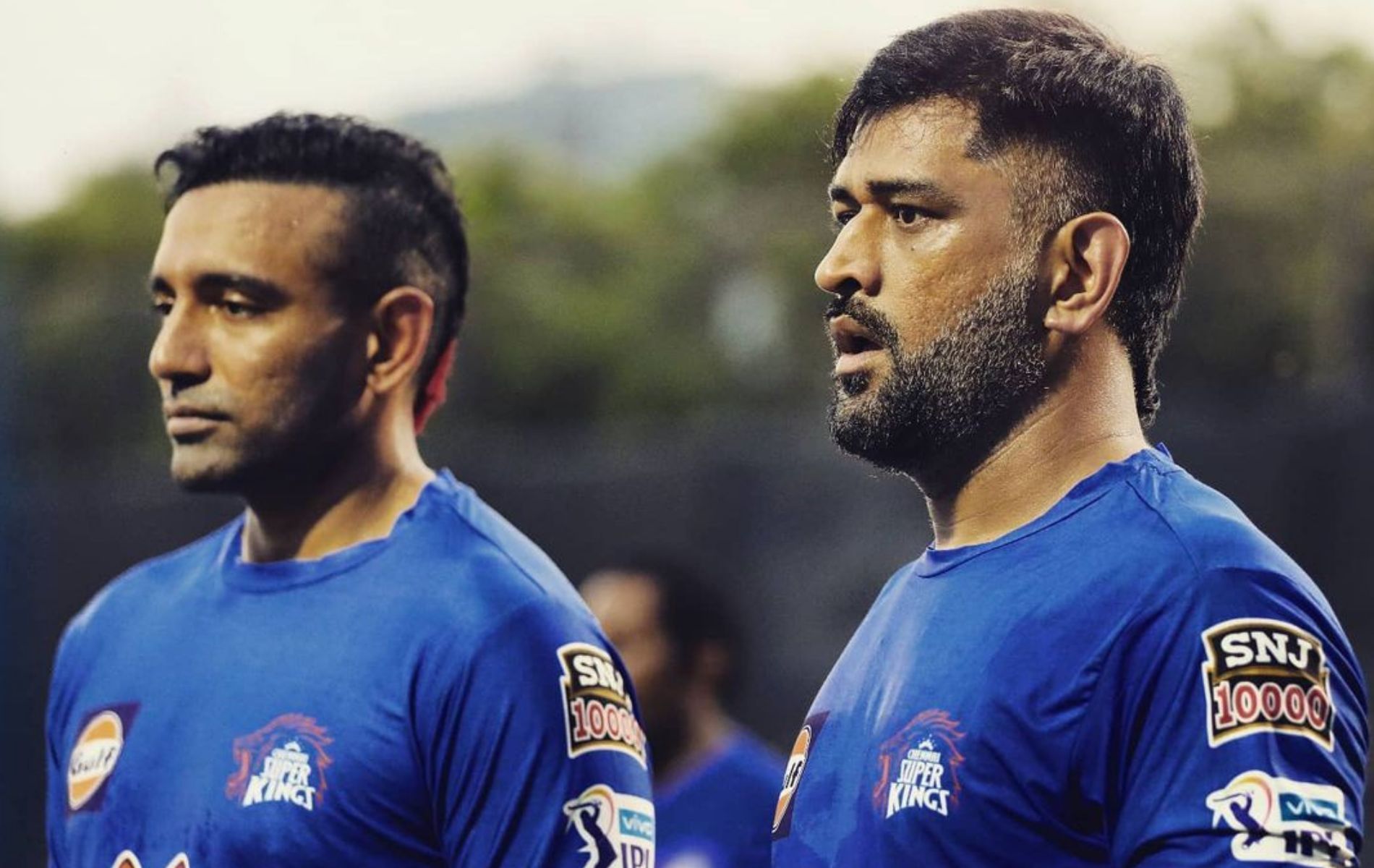Robin Uthappa (L) with MS Dhoni. (Image: Instagram)