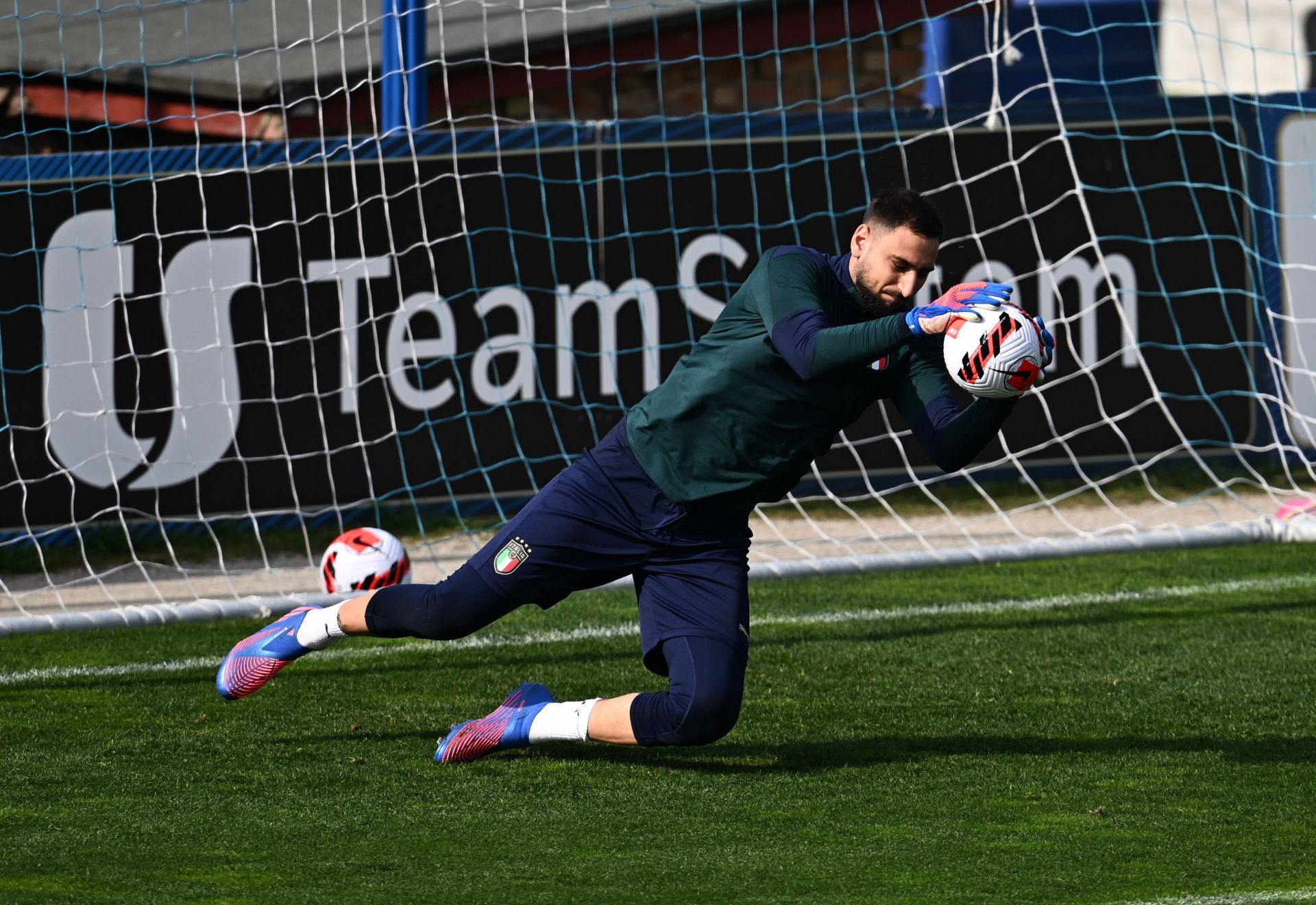 Gianluigi Donnarumma has struggled in recent times.