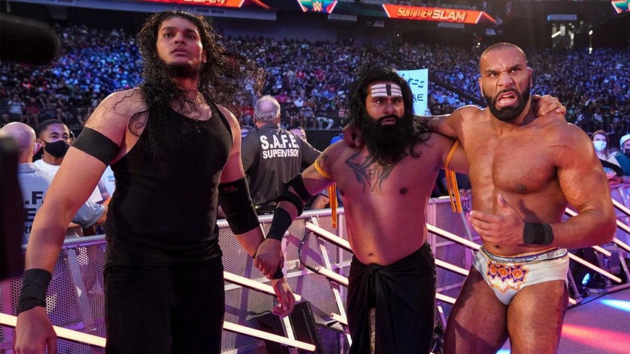 WWE सुपरस्टार जिंदर महल पर हाल ही में रिकोशे ने तंज कसा है