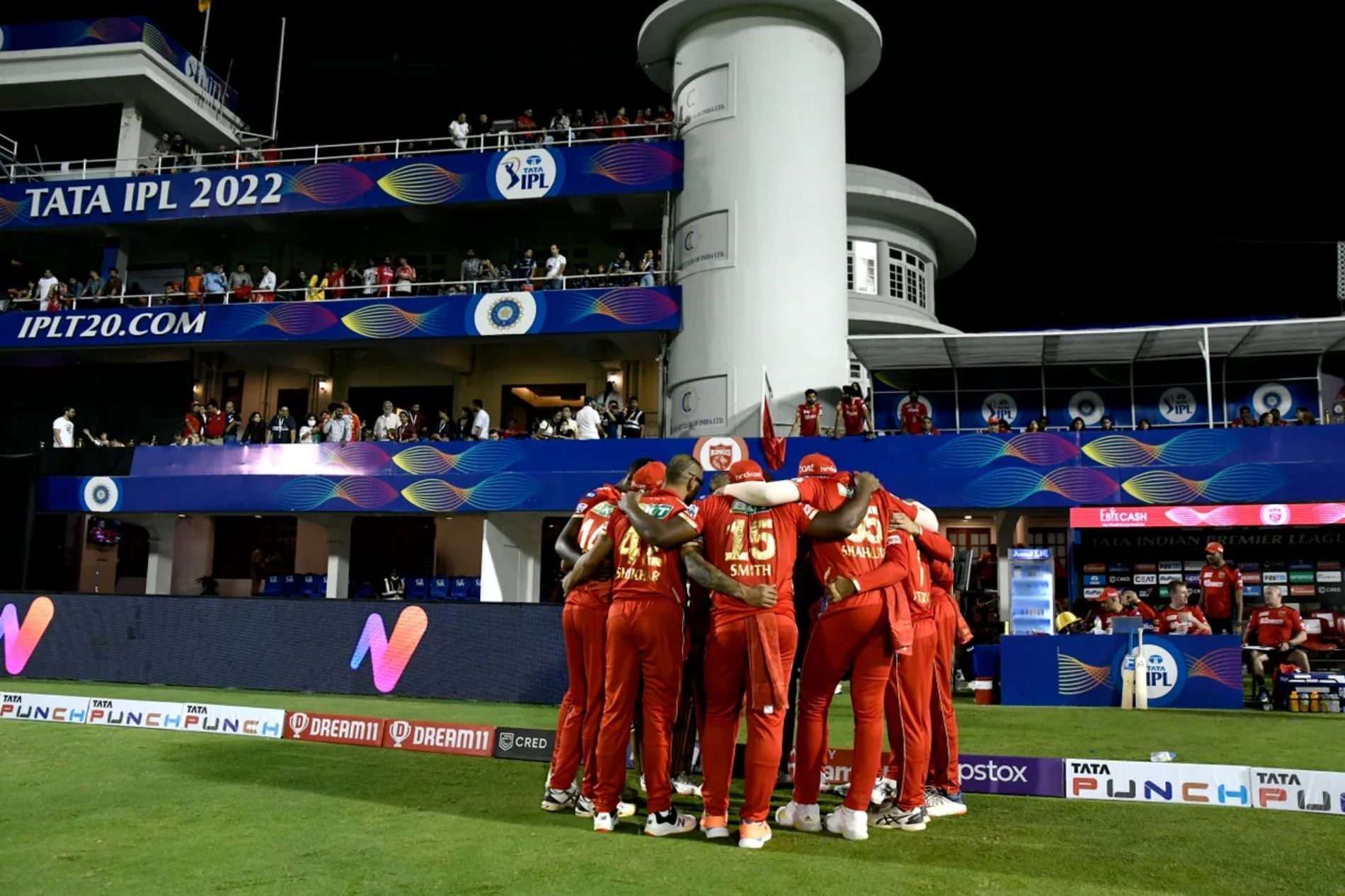 Punjab Kings players in a huddle. Pic: IPLT20.COM