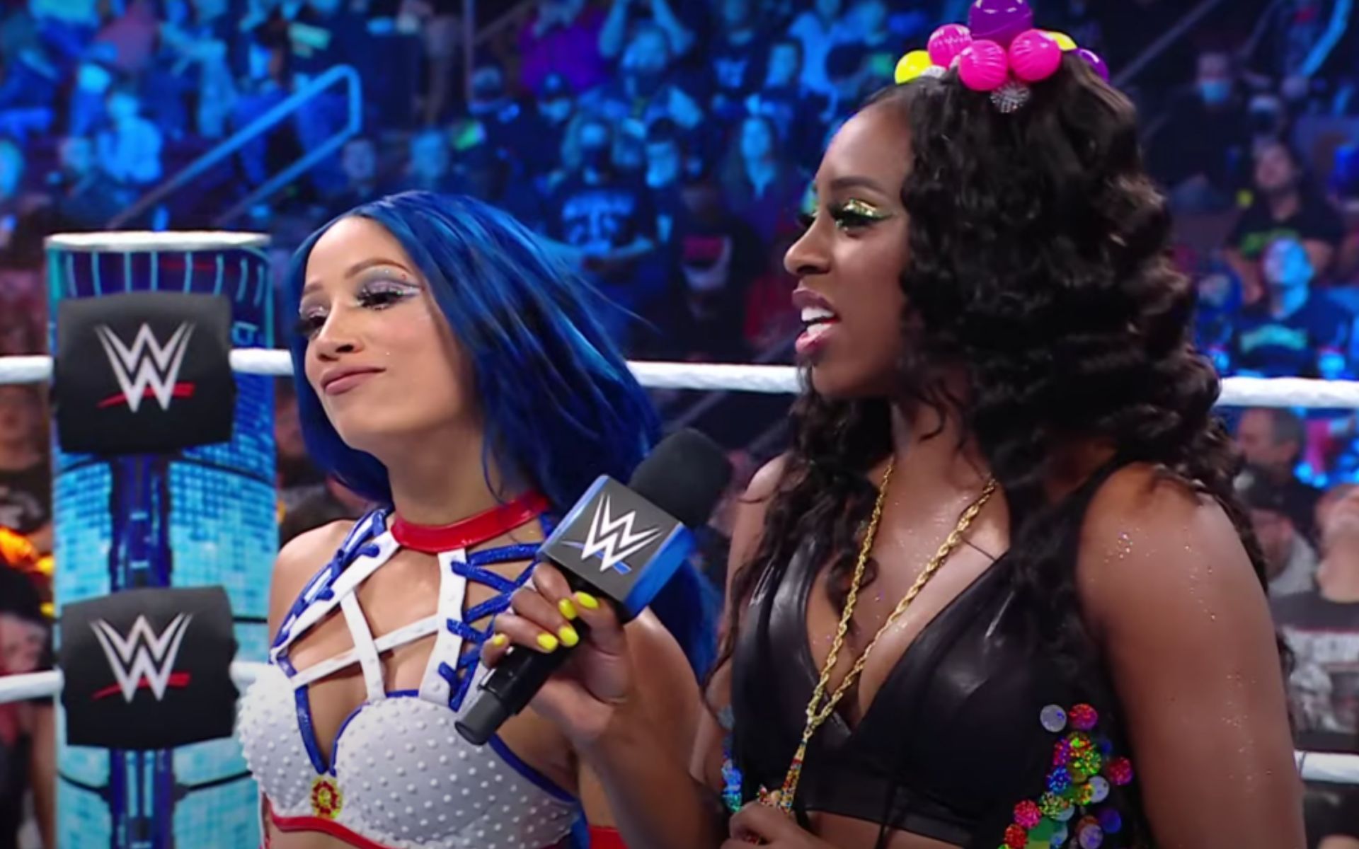 Women&#039;s RAW Tag Team Champions Sasha Banks and Naomi