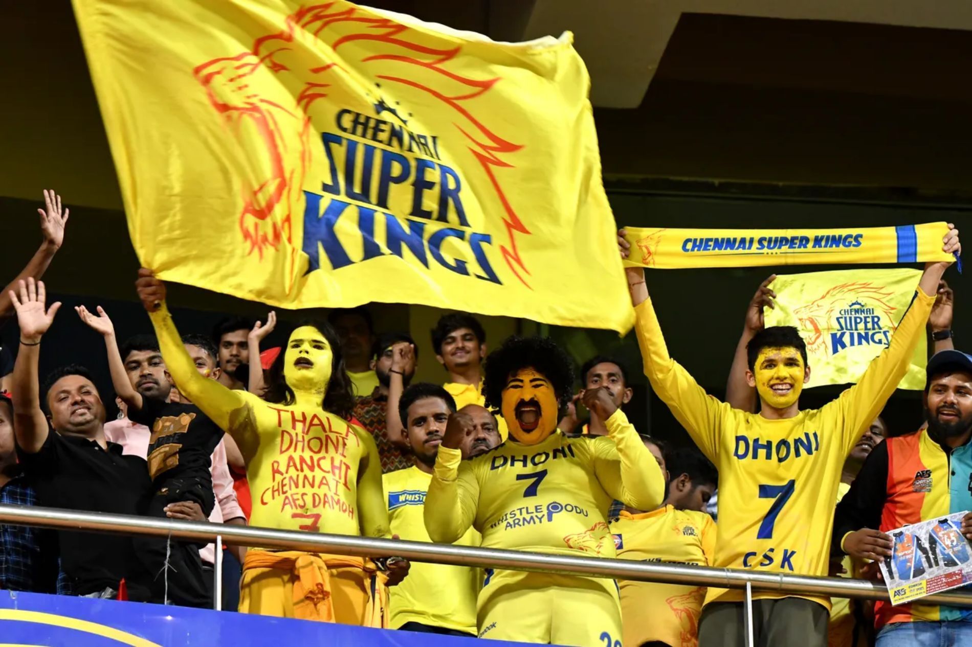 Chennai fans supporting their team. Pic: IPLT20.COM