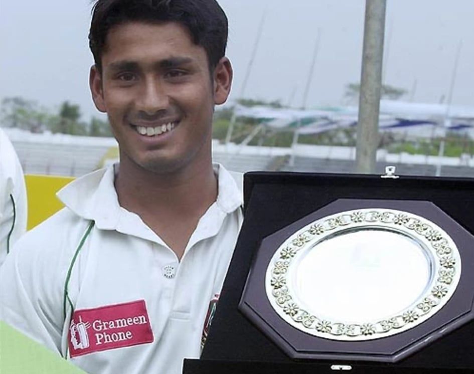 A smiling Mohammad Ashraful with the Man of the Match prize for his brilliant 136 against Sri Lanka in the Second Test at Chattogram, 2006