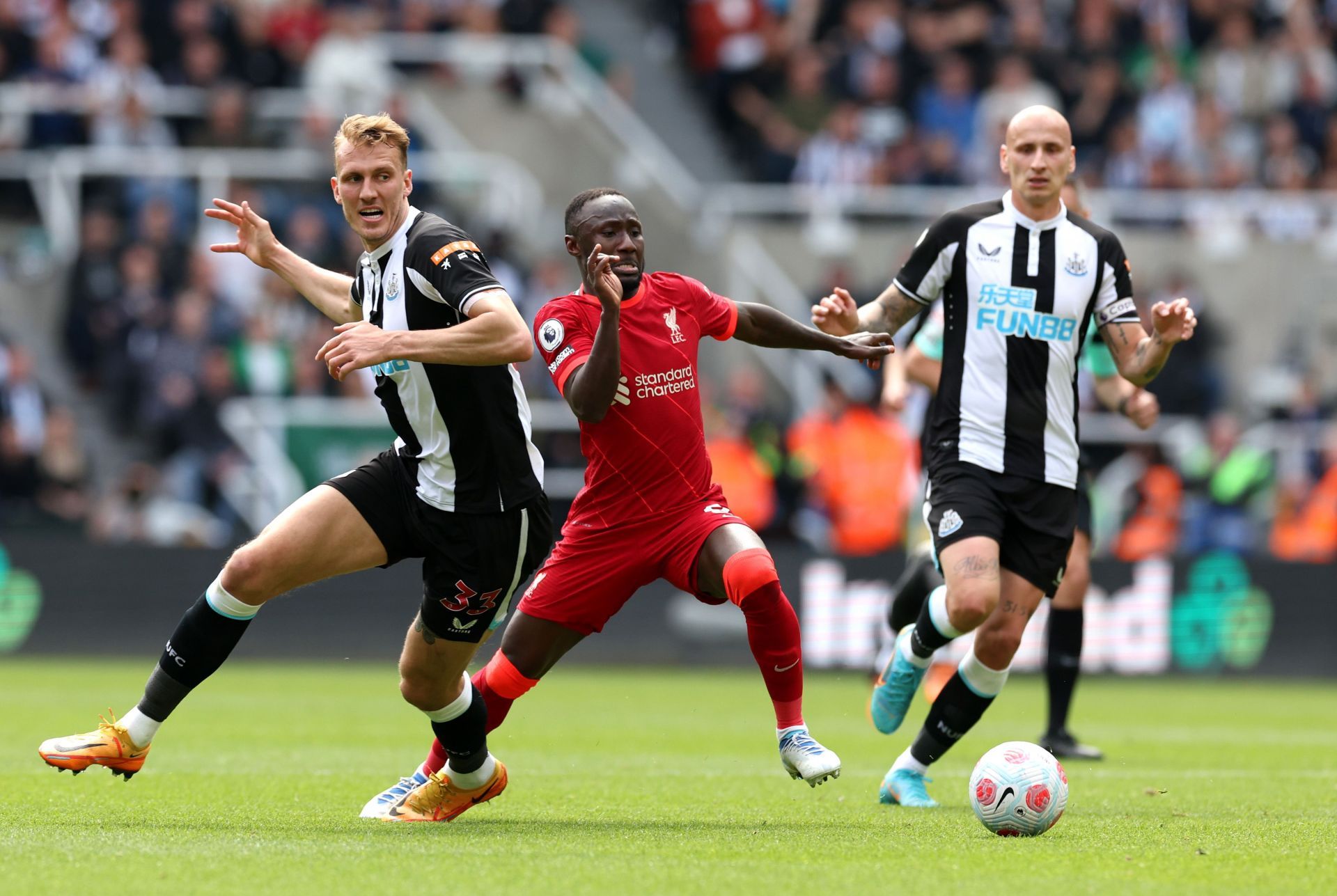 Newcastle United v Liverpool - Premier League